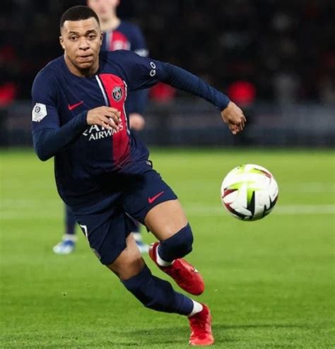 Kylian Mbappé Height, Age, Girlfriend, Family, Biography.